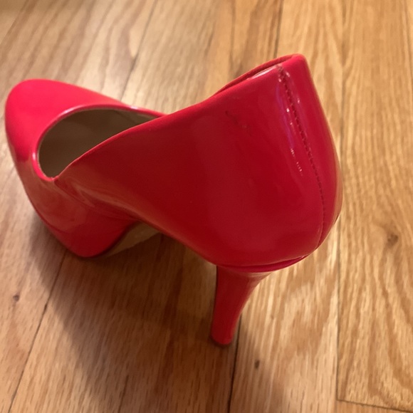 Hot pink pumps - Picture 4 of 4
